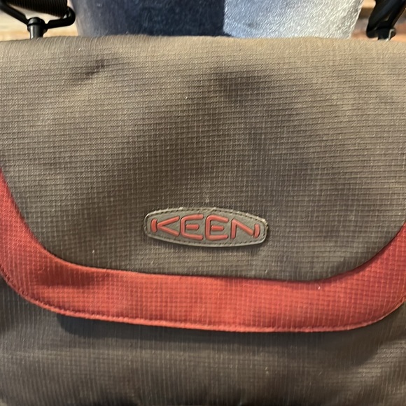 Keen Hybrid Transport Large Crossbody Bag Outdoor Gorpcore - Picture 2 of 9